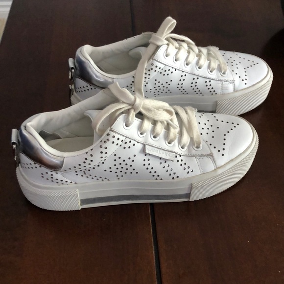 ❗️SOLD❗️Kendal + Kylie White Sneakers - Picture 2 of 7